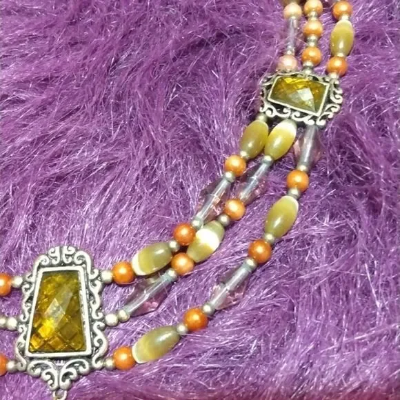 Woman's Fashion Necklace - Picture 4 of 10